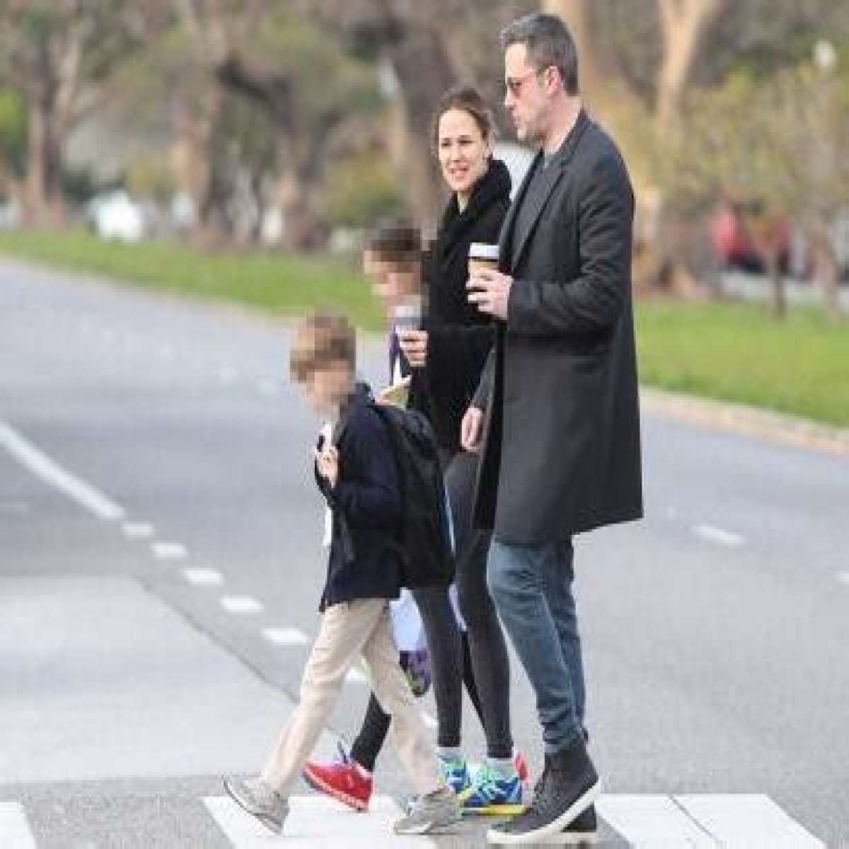 Ben Affleck Stops by Ex Jennifer Garner’s Home Amid Marriage Drama With Jennifer Lopez