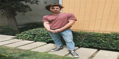 Chase Stokes Height, Weight, Age, Girlfriend, Family, Facts, Biography