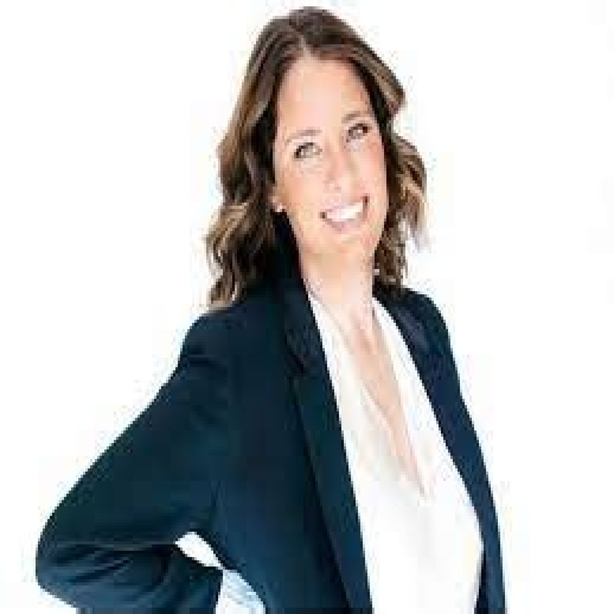 Christina Bobb Husband: Is She Married? Partner And Explore Dating Life￼
