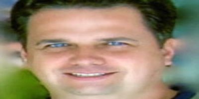 Dean Wendt - Bio, Age, Wiki, Facts and Family