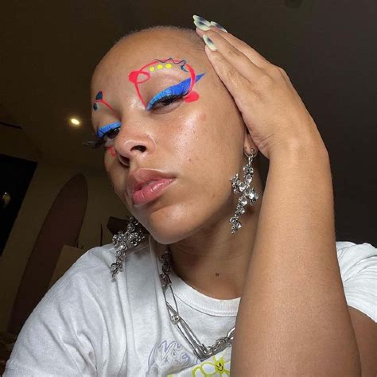 Doja Cat’s Graphic Brows Are Here To Give Us Life