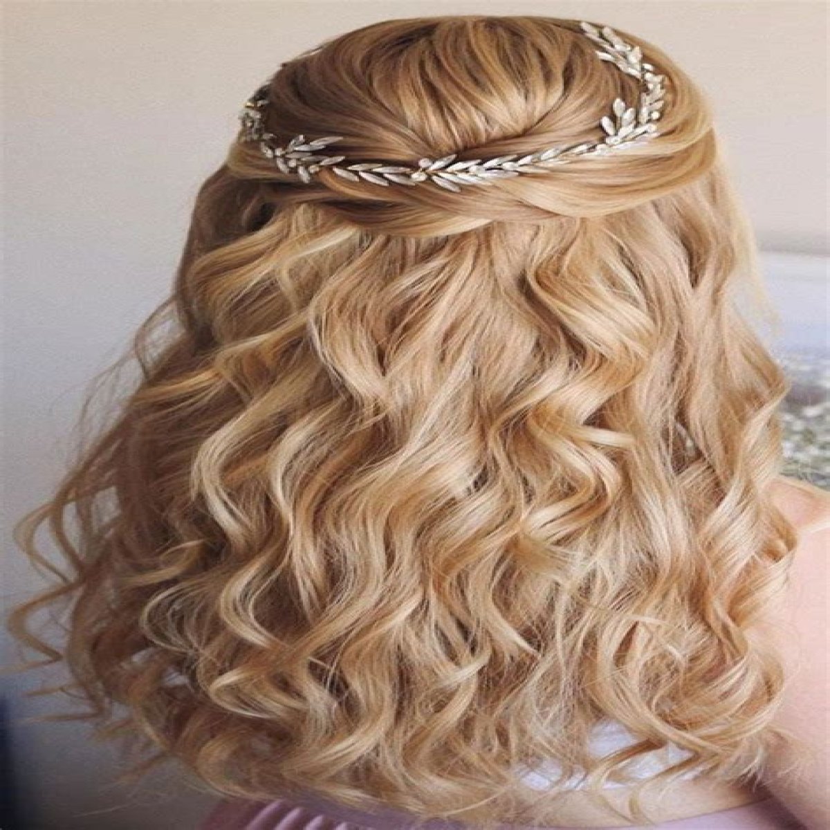 The Fairytale Hairstyle Is The Ultimate Fall Look
