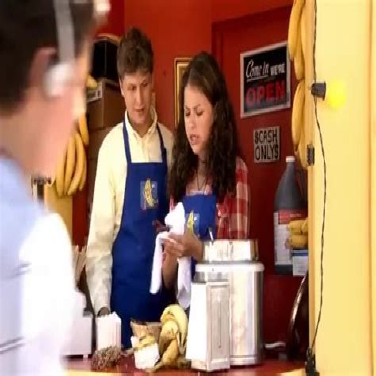 "Top Banana" (s01e02) - Previously, On Arrested Development : NPR