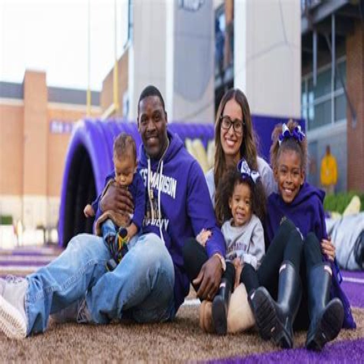 Who is Arthur Moats Dating Now?