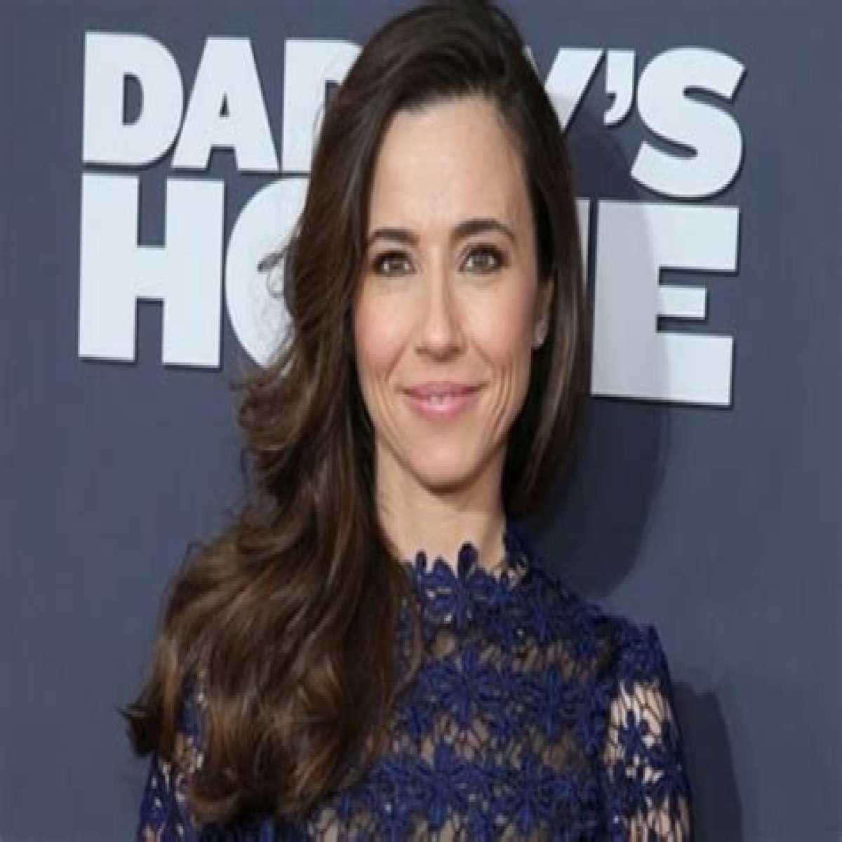 Who is Linda Cardellini’s Husband ? Or Is She Still Single ?